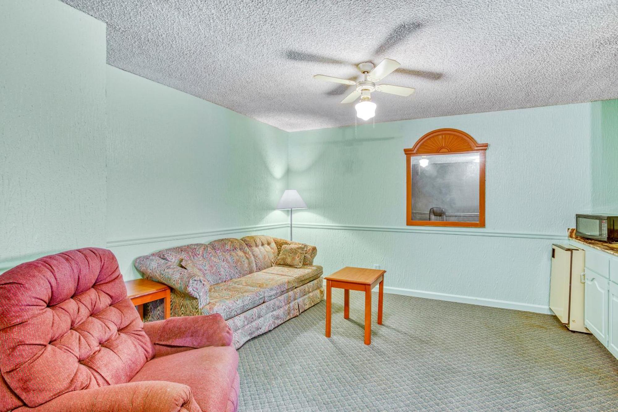 Hotel Oyo Townhouse Tulsa Woodland Hills Exterior foto