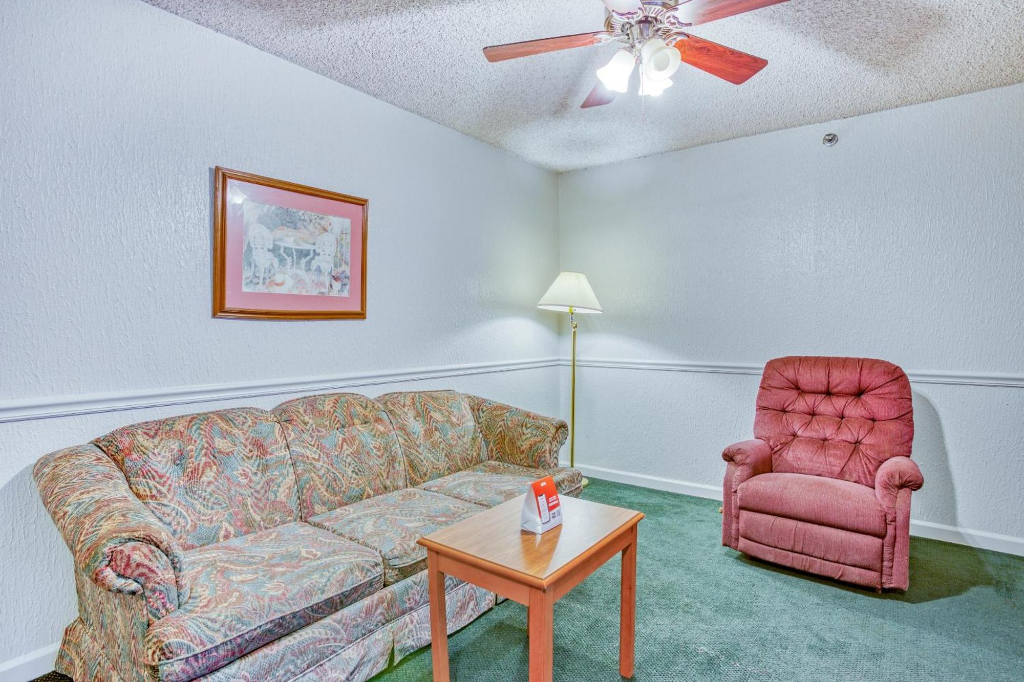 Hotel Oyo Townhouse Tulsa Woodland Hills Exterior foto