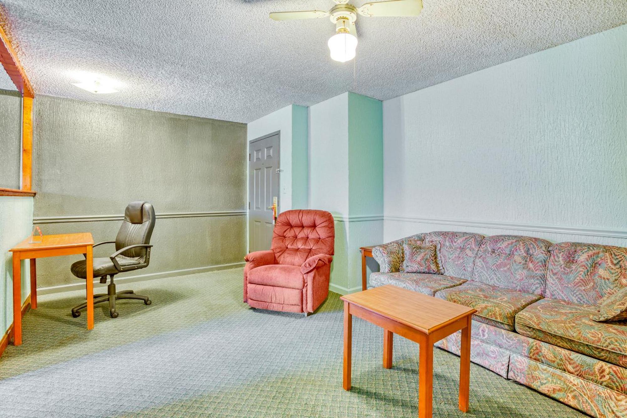 Hotel Oyo Townhouse Tulsa Woodland Hills Exterior foto